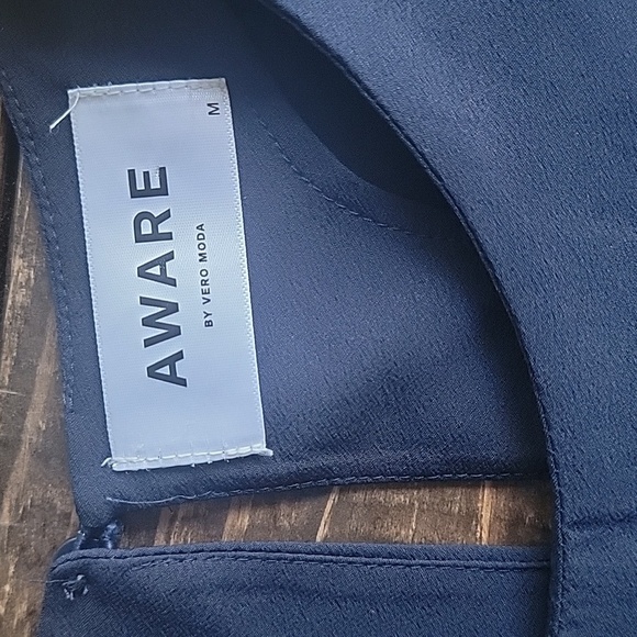 AWARE by Vero Moda Navy blouse pleated long sleeves classic sz M - Picture 2 of 6